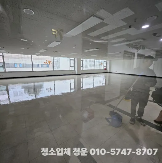 천안상가원상복구 청소 바닥 코팅 후 모습까지 현장 사진 5