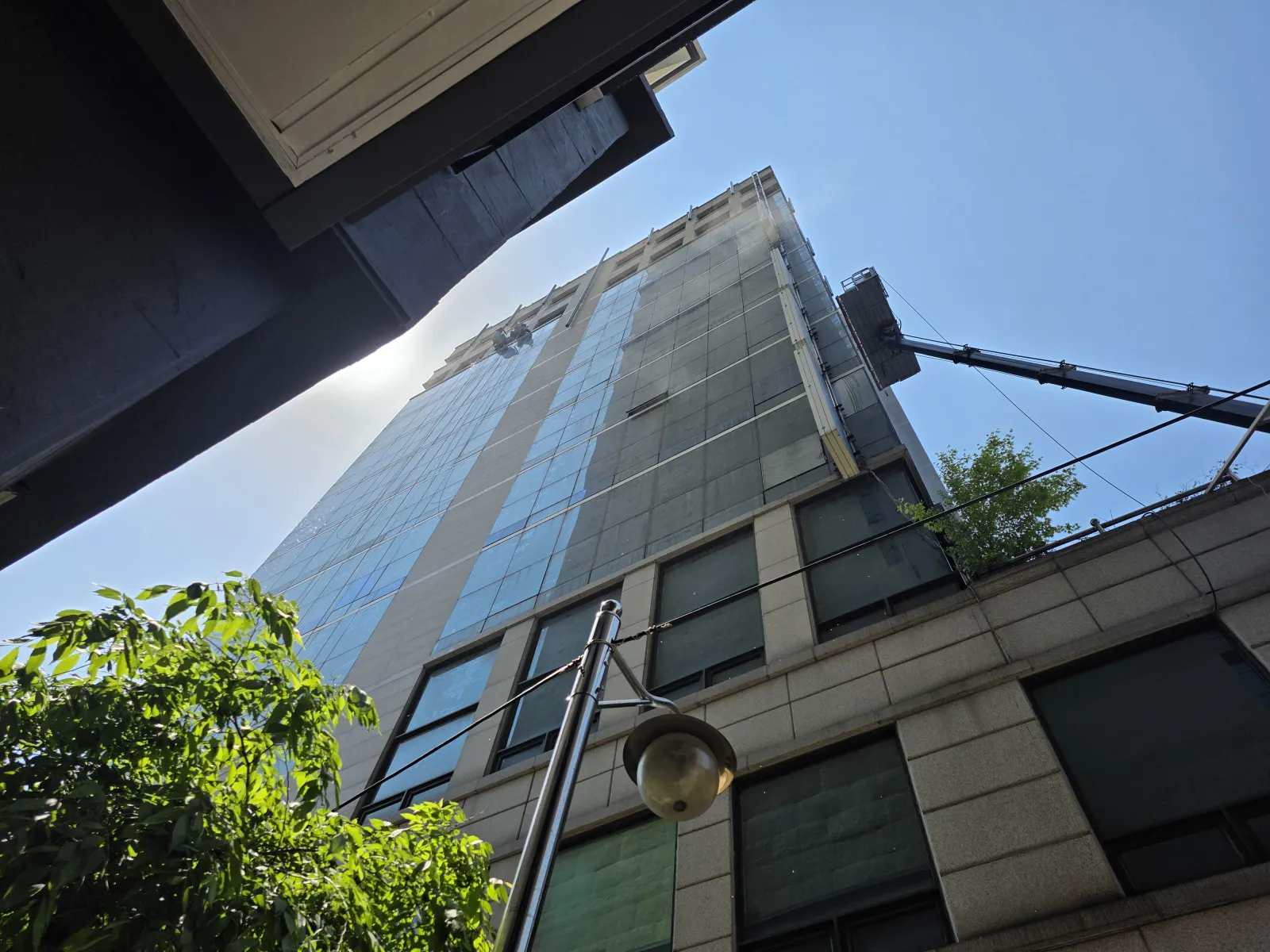 아산 탕정 외벽청소, 빌딩 간판 자국 제거와 외창 청소까지 깔끔하게 현장 사진 5