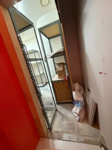 천안 백화점 청소, 입점 매장 오픈 전 분진과 공사 흔적 정리 현장 사진 3